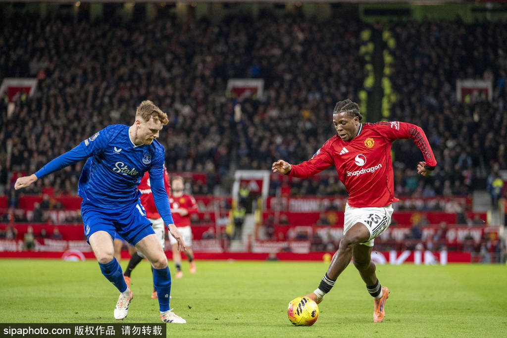 弗莱彻：还没看前队友在群里的聊天，我可能会暂时远离那个群