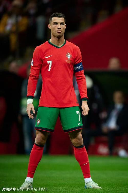 SE推出《最终幻想7RE》爱丽丝1／4手办：2026年开订！