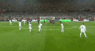 LPL最能“宫斗”战队诞生！连换八位首发选手，终于拿到全球首胜